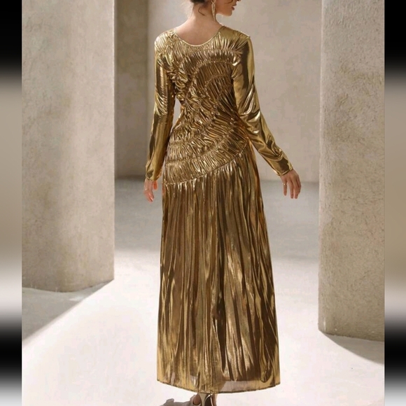 Elegant Party Leather-Coated Metallic Texture Ruched Design Round Neck Dress - Picture 4 of 4